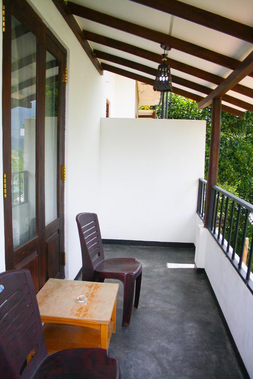 Emerald Mirror Guest Ella Exterior photo